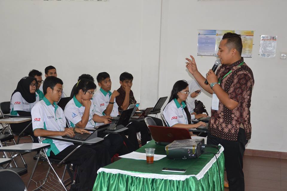 Persiapan Mahasiswa STIKOM Tunas Bangsa pada Seminar Nasional di Asahan 2017